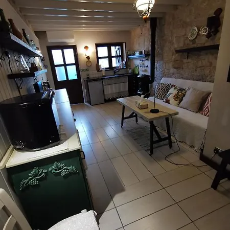 Stou Kir Yianni بيت للعطل