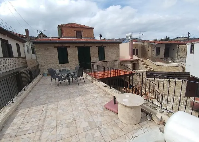 Stou Kir Yianni 펜션 오모도스